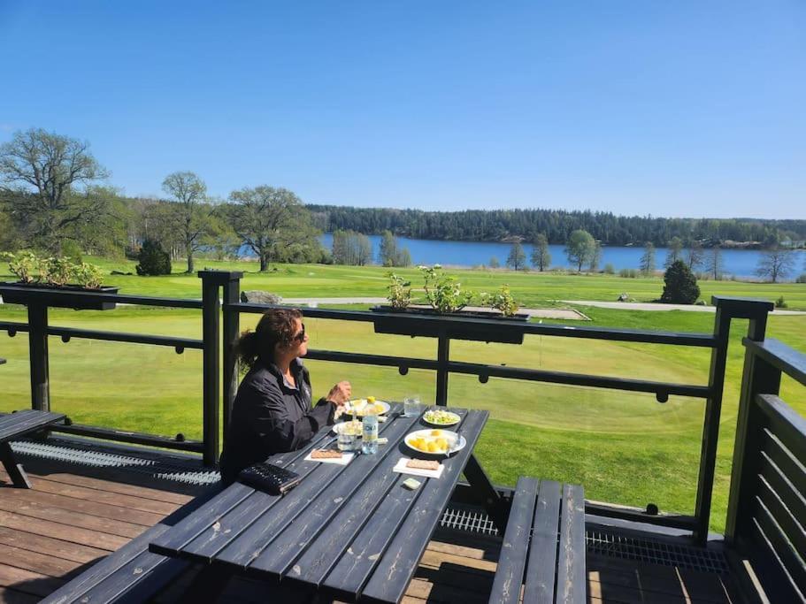 Nyrenoverat Strandnaera Med Fantastisk Utsikt Rimbo Exterior photo